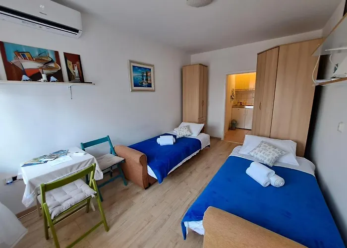 Adriari With Large Terrace Apartment